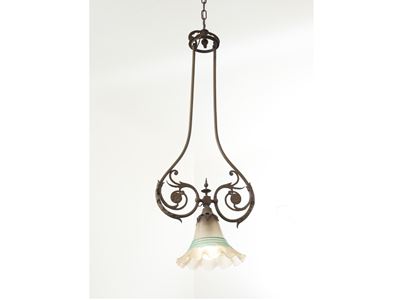 Lampadario da tavolo piccolo, metallo patinato, bobeche a tulipano in vetro satinato