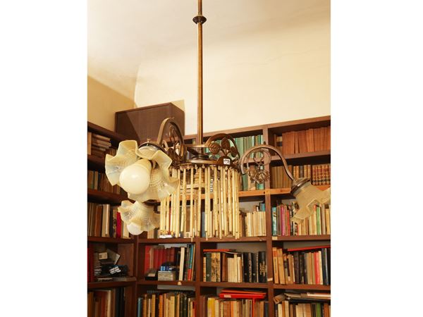 Due lampadari Art Nouveau in metallo