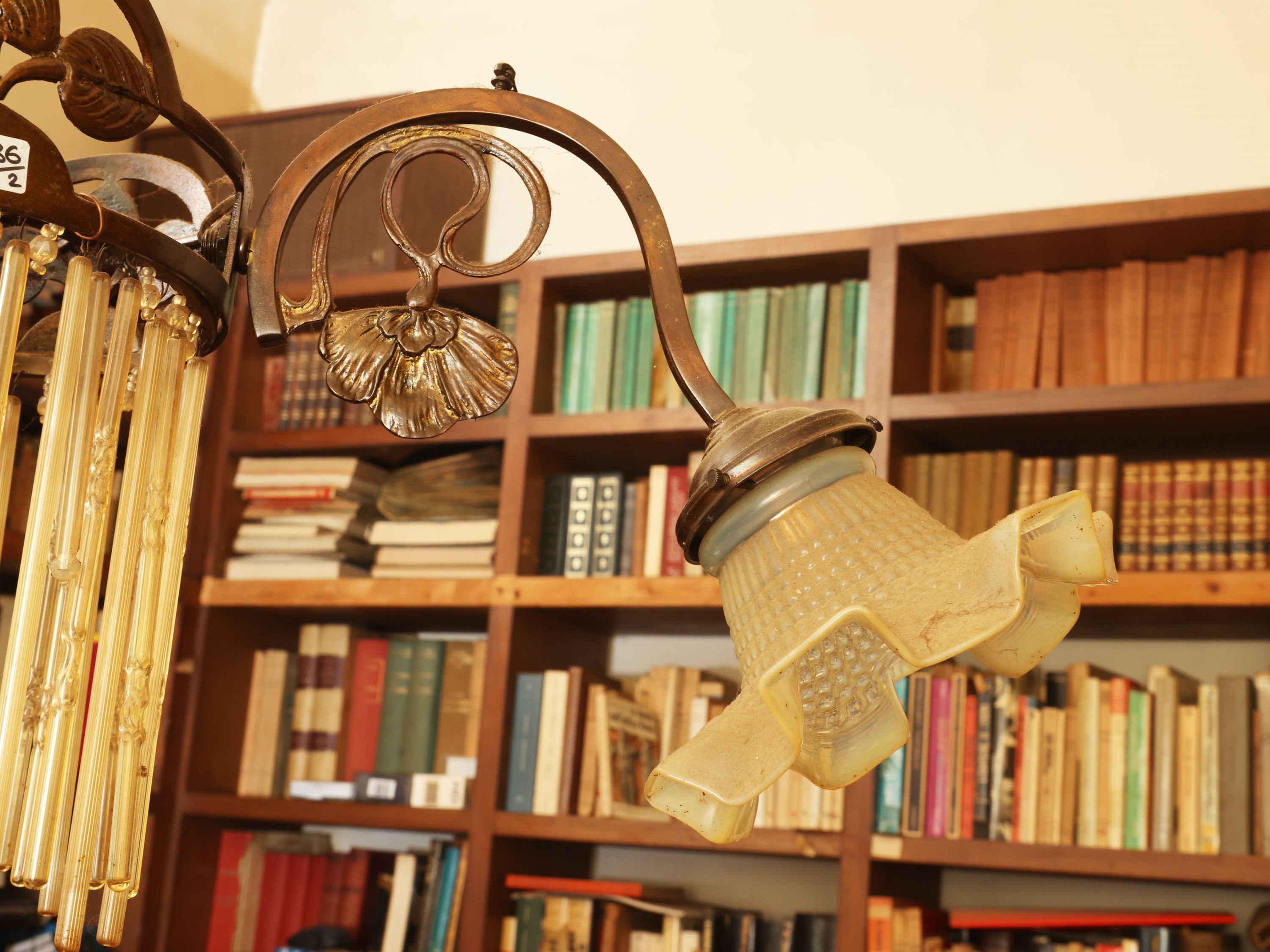 Lampadari Art Nouveau, metallo e frange in cannette di vetro, inizio XX secolo