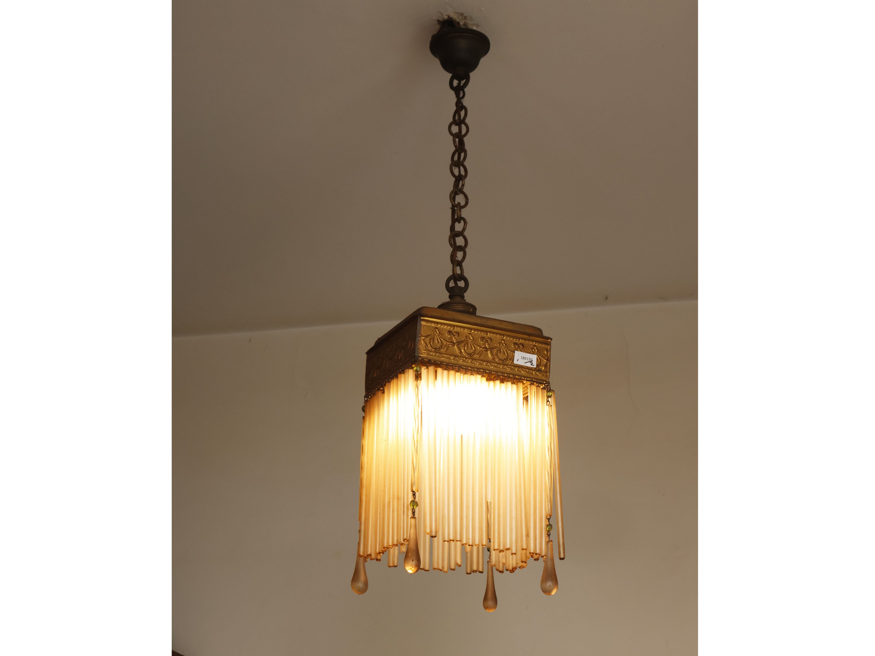 Lampadari Art Nouveau, metallo e frange in cannette di vetro, inizio XX secolo
