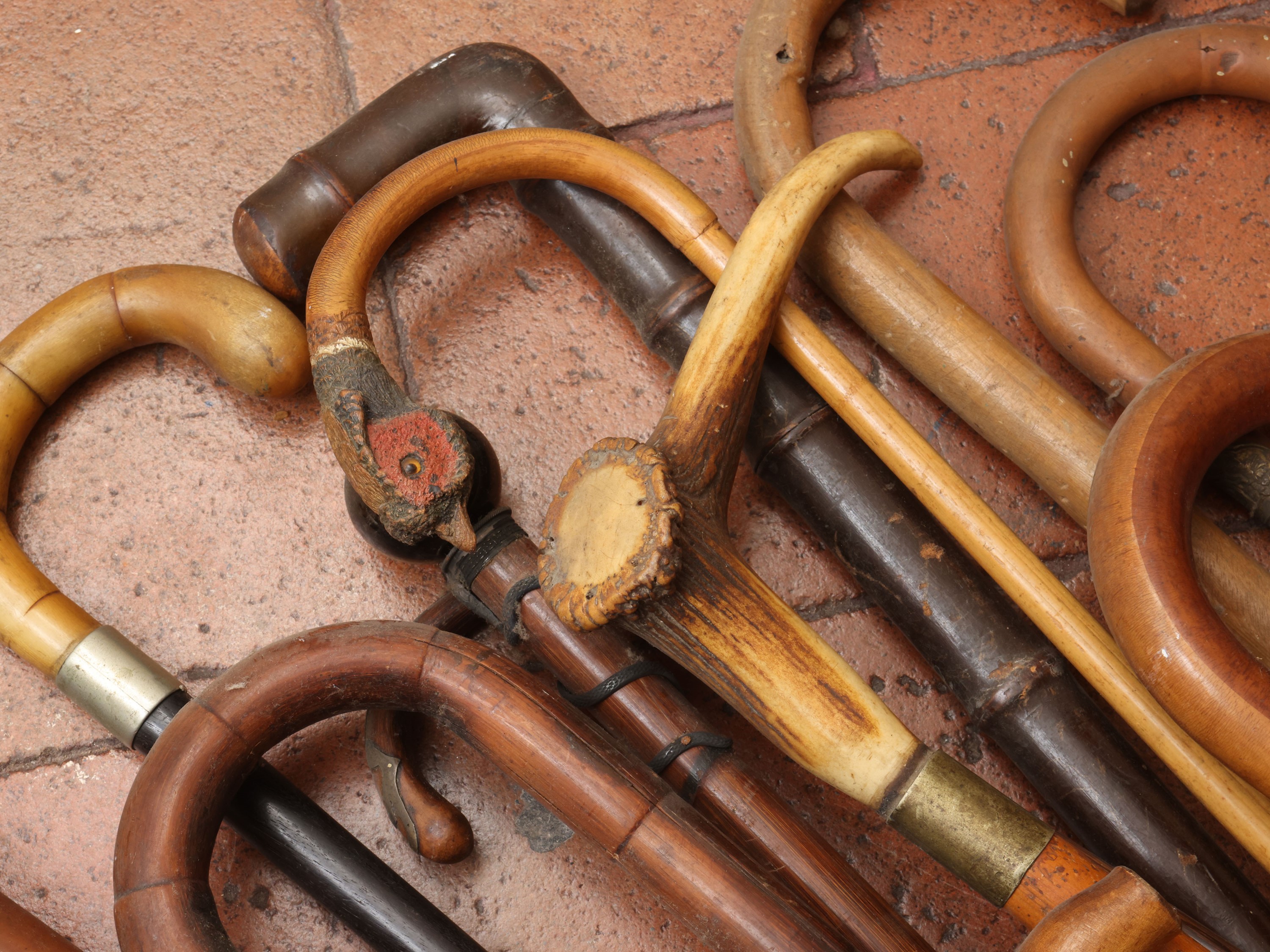 Collezione di dodici bastoni da passeggio d’epoca, XIX/XX secolo