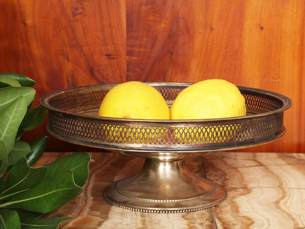 Silver centrepiece