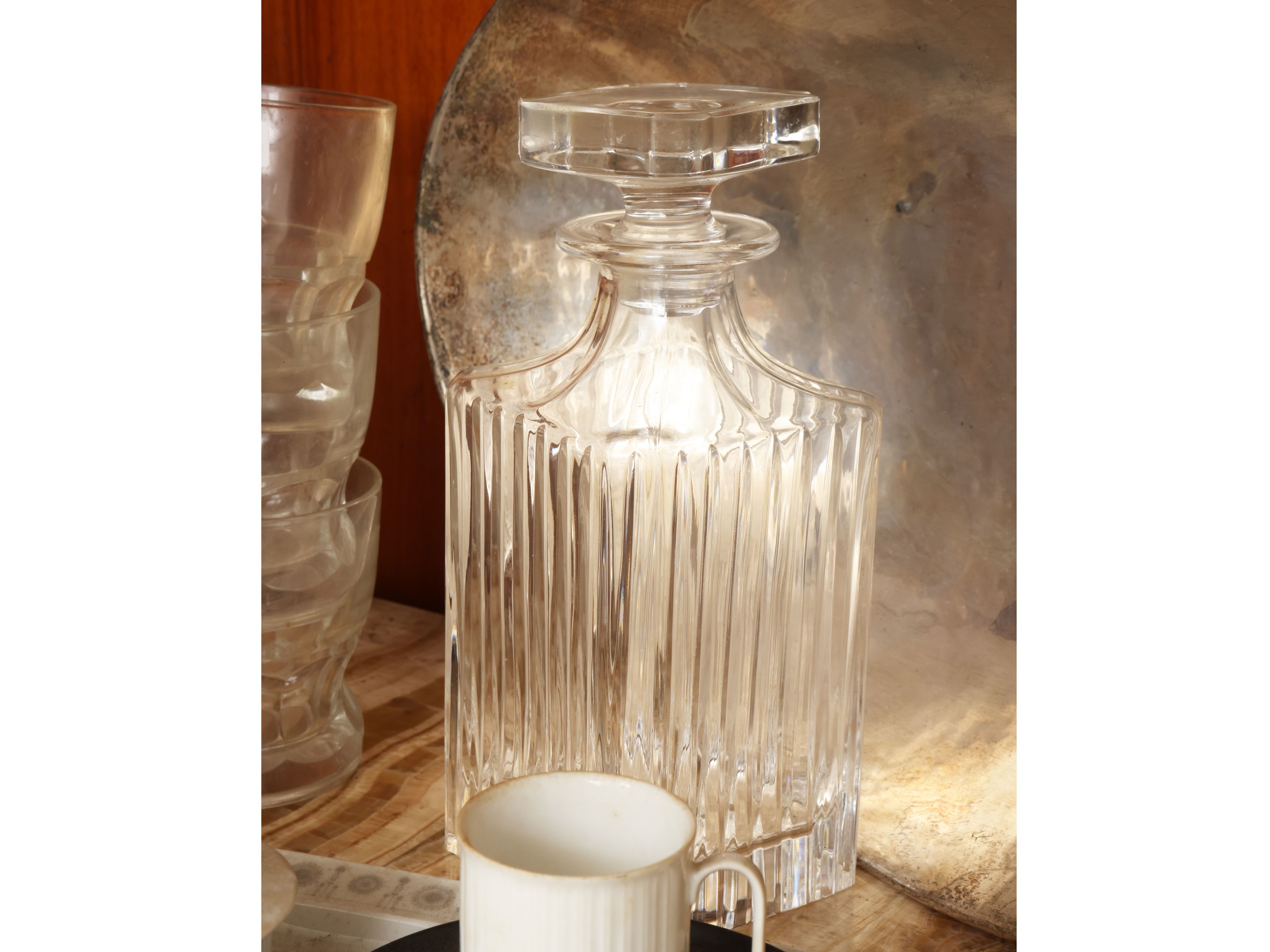 Accessori per la tavola di gusto moderno, porcellana Rosenthal, cristallo, metallo argentato e se...