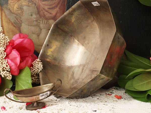 Due accessori per la casa in argento