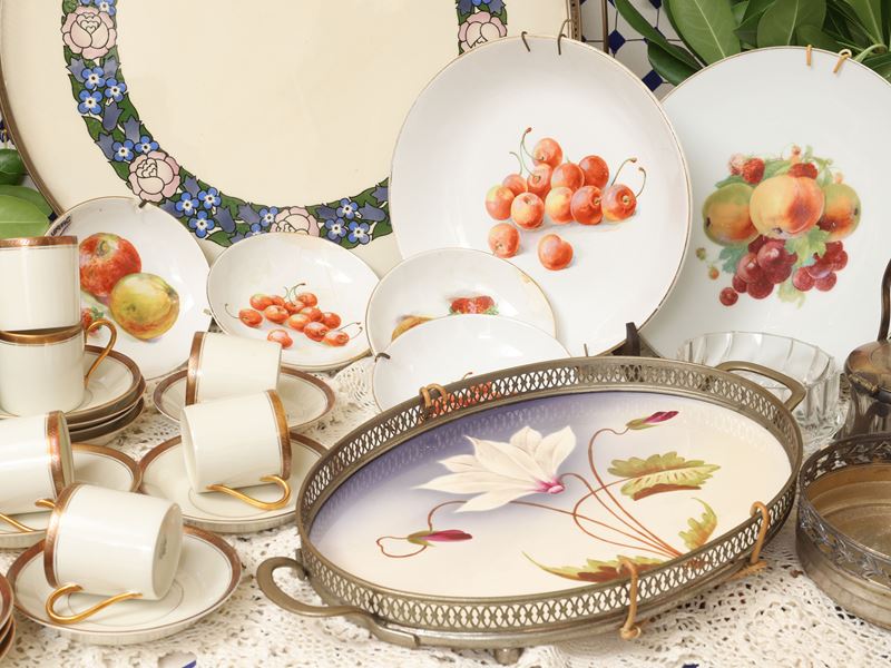 Miscellanea di accessori per la tavola, porcellana Rosenthal con tazzine e piattini