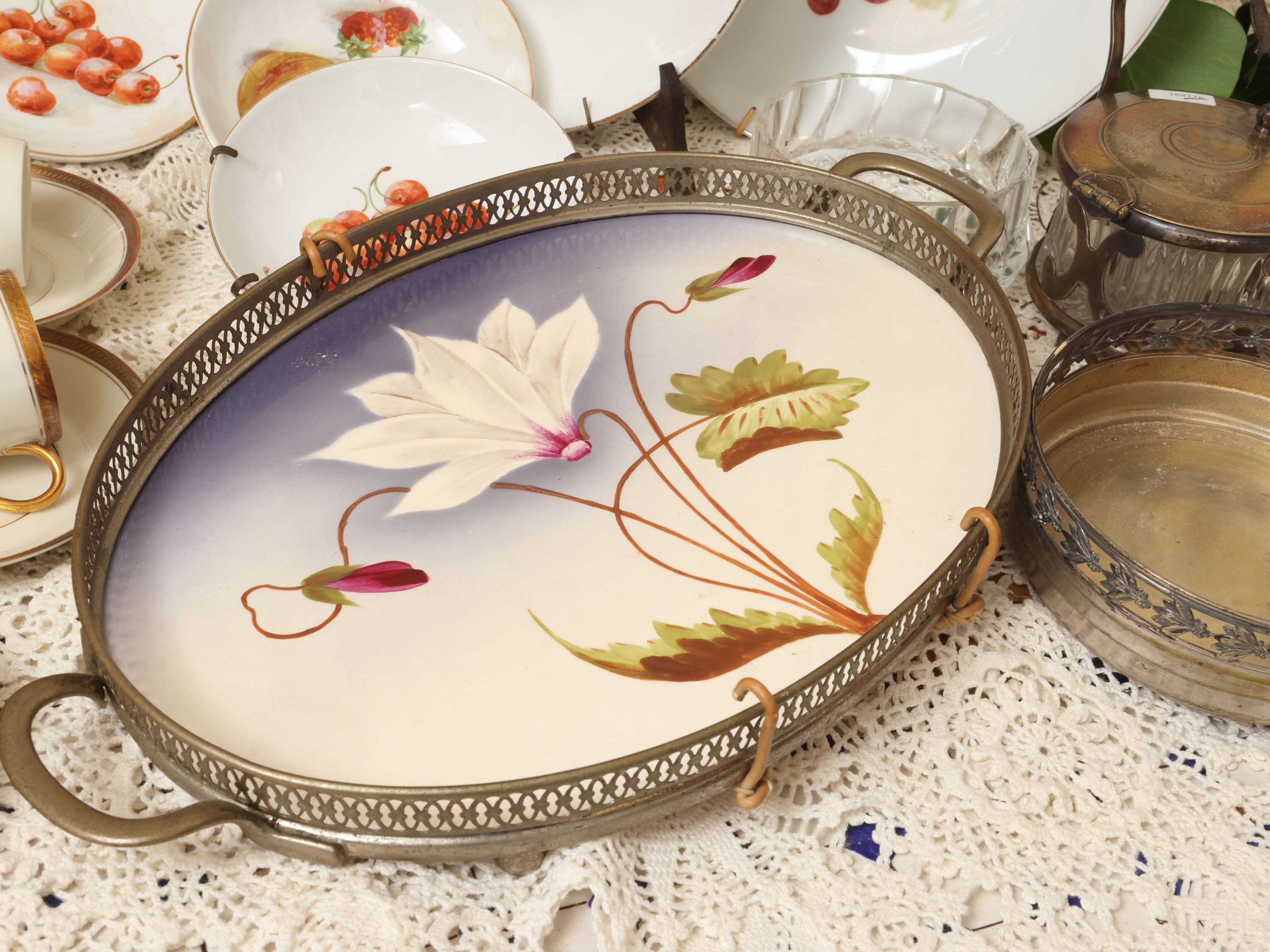 Miscellanea di accessori per la tavola, porcellana Rosenthal con tazzine e piattini