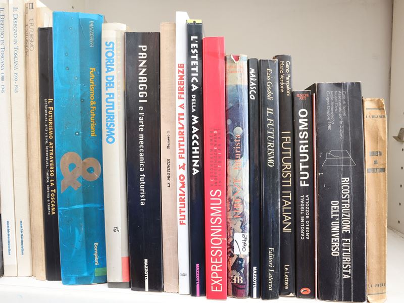 Raccolta di libri d’arte sul Futurismo e sui suoi esponenti