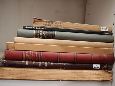 Raccolta di testi su tessuti e arredi, lotto di libri