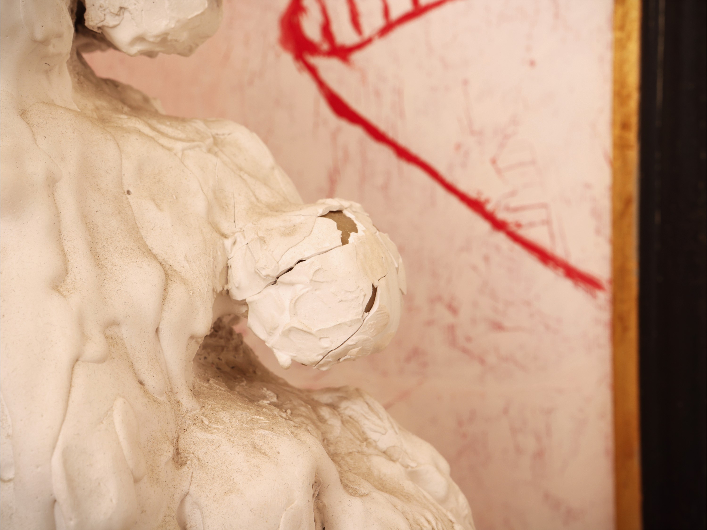 Rachel Thorbly - Busto in gesso su base lignea