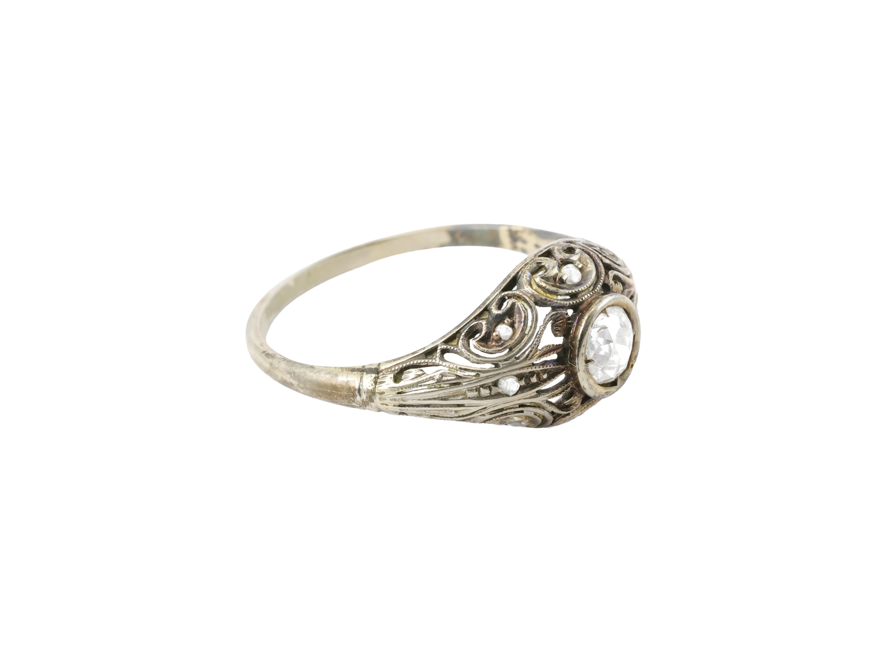 Anello in oro bianco 18K con diamante old mine cut