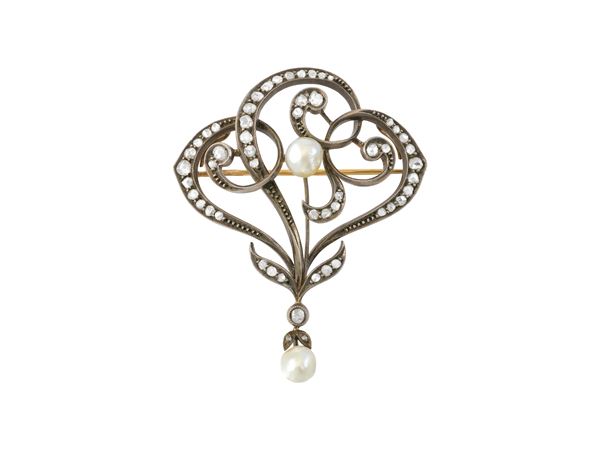A diamond roses and half pearls brooch in 18K yellow gold and silver  (Early 20th century)  - Auction Jewels and Watches - Maison Bibelot - Casa d'Aste Firenze - Milano