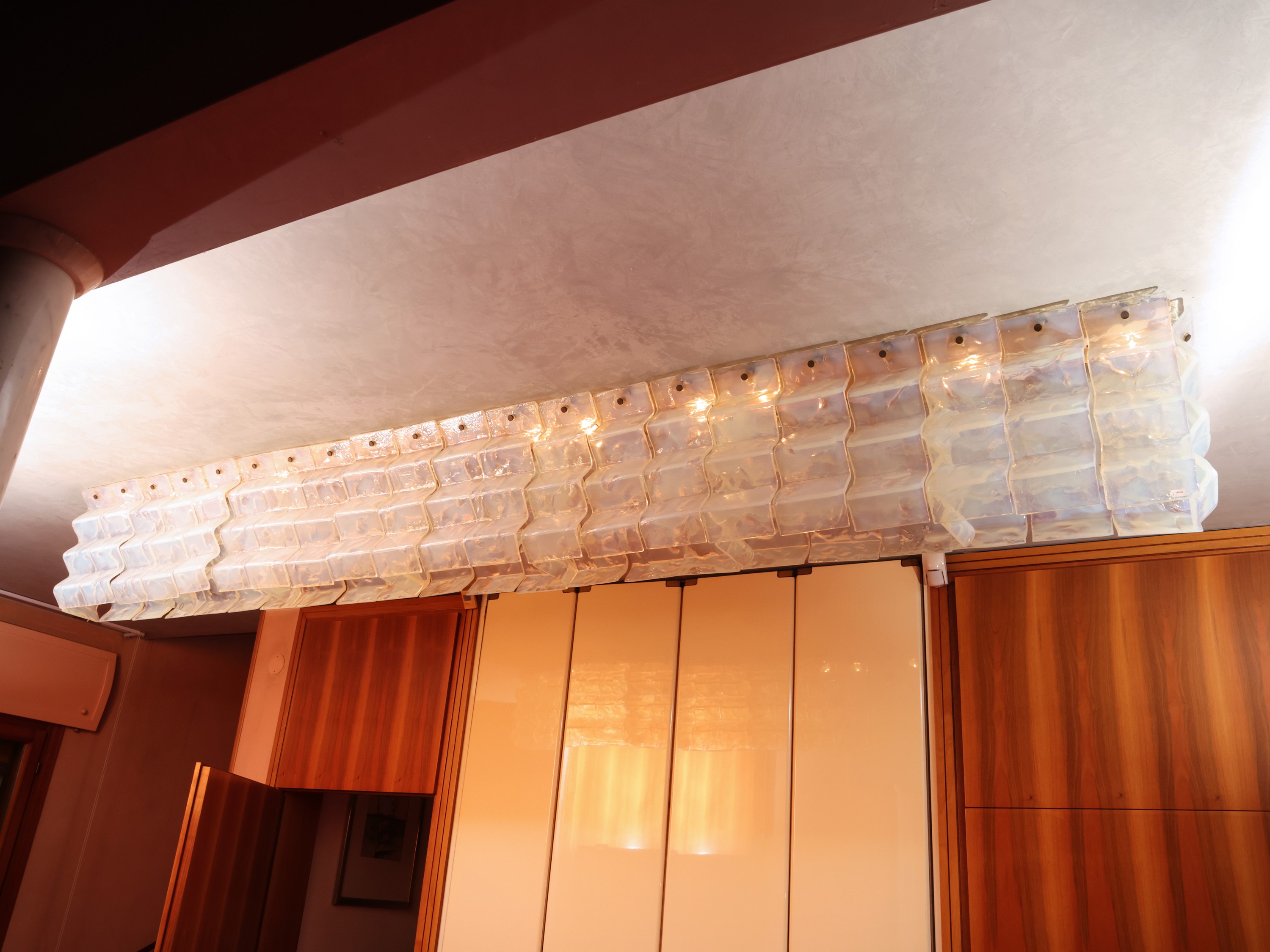 Carlo Nason per Mazzega, Grande lampadario a plafoniera in vetro di Murano (anni Settanta)