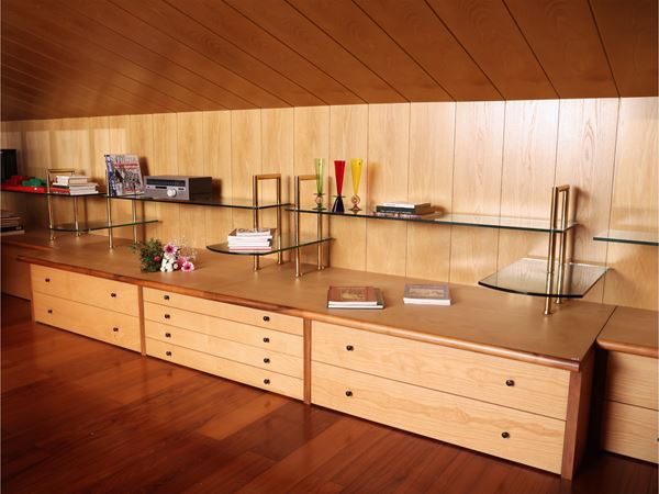 Multifunctional piece of furniture