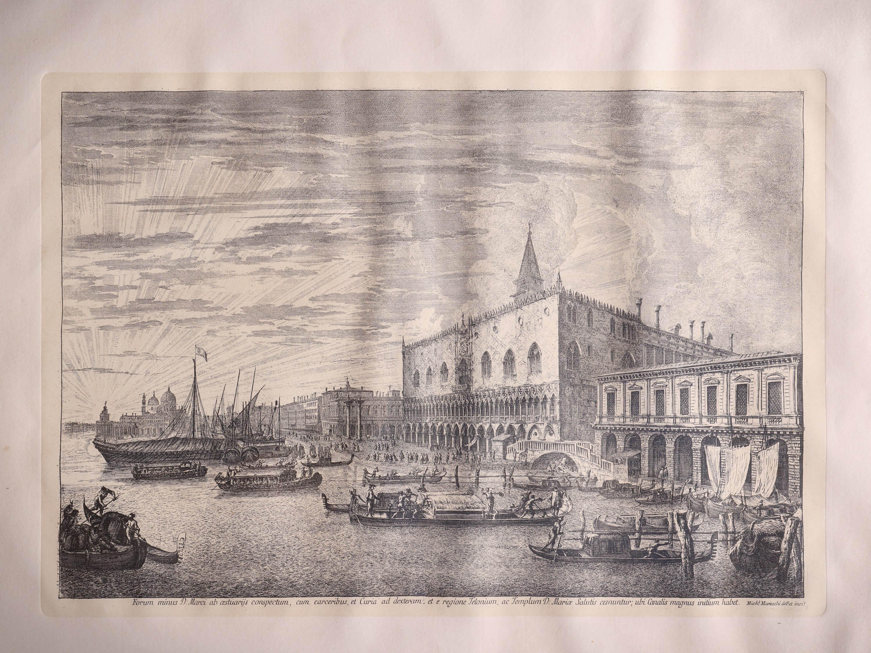 Serie di cinque stampe decorative con vedute di Venezia, in cornice