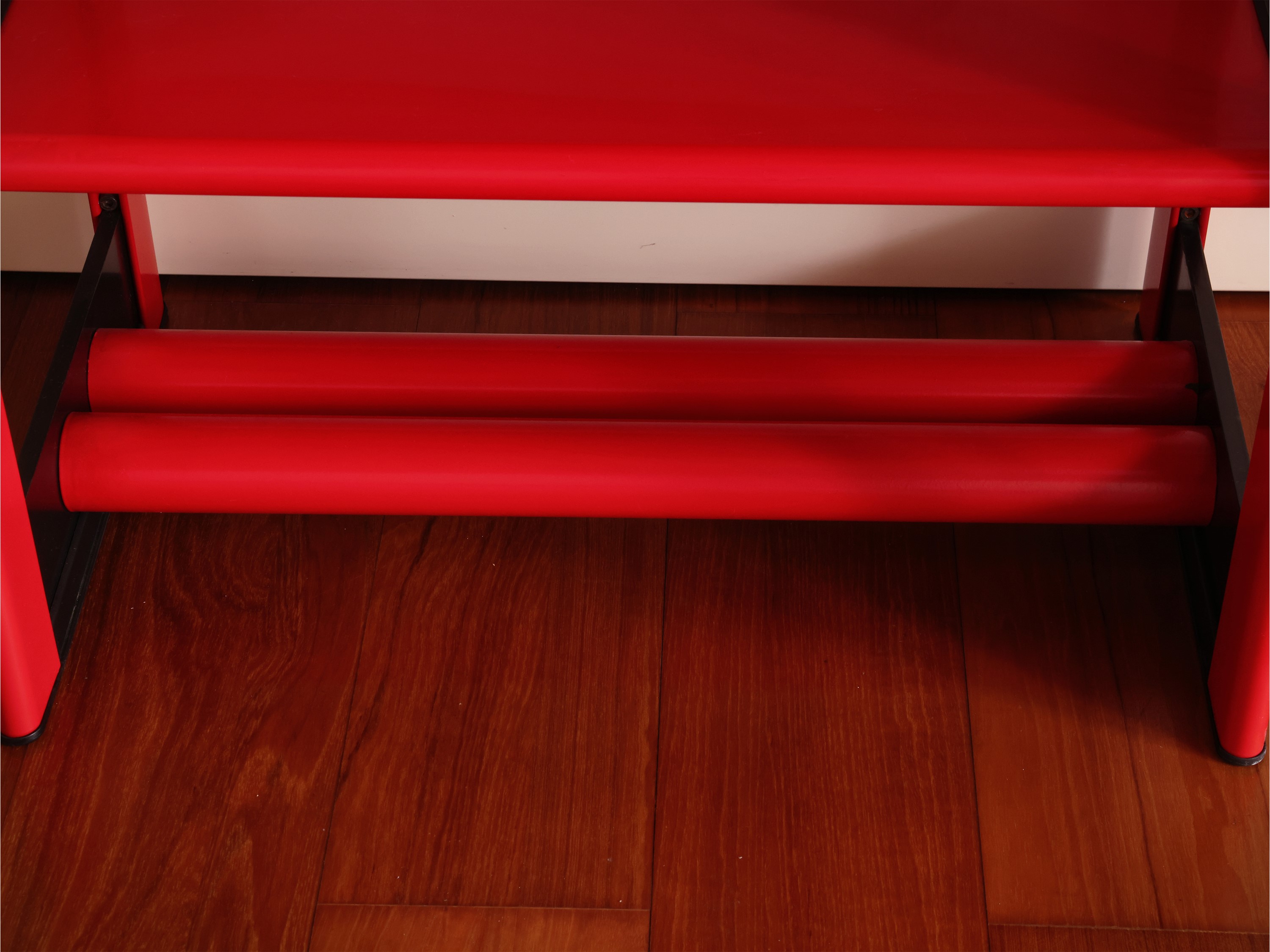 Scaffale in Metallo Laccato Rosso
