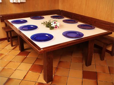 Grande Tavolo da Pranzo di Foggia Moderna