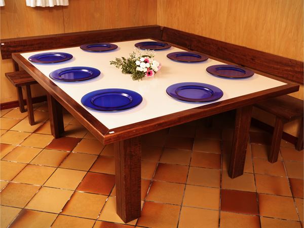 Grande tavolo da pranzo di foggia moderna