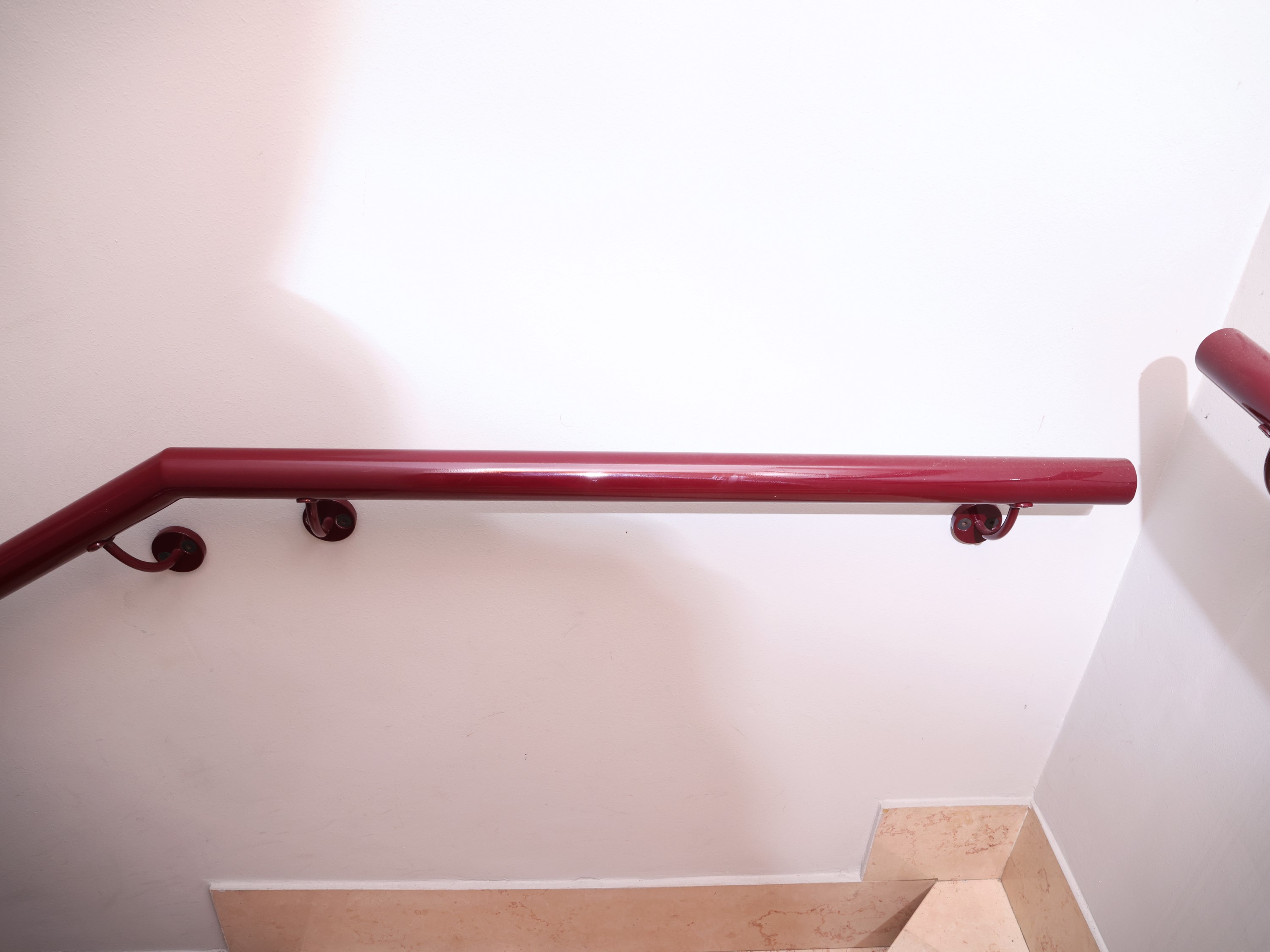Set di Cinque Corrimano in Metallo Laccato Rosso Scuro