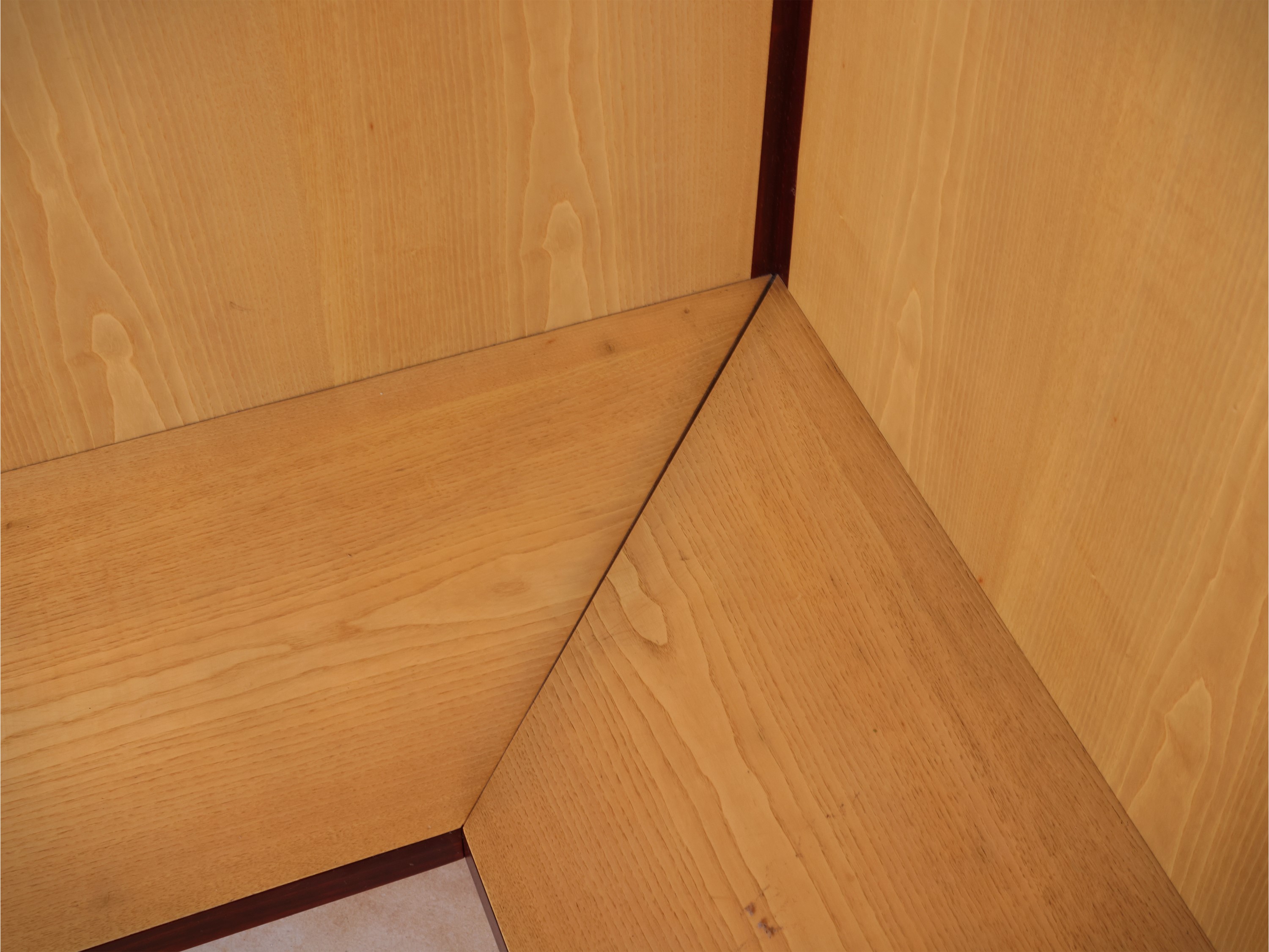 Boiserie Ad Angolo in Legno Biondo