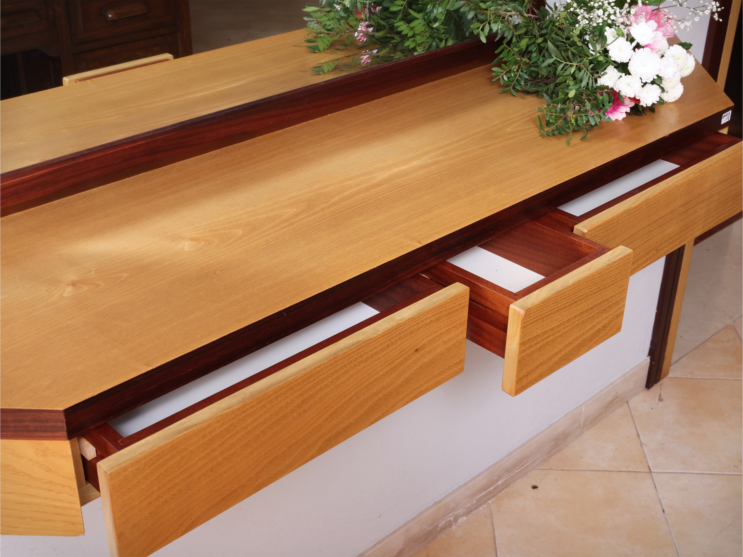 Console Sospesa con Specchiera