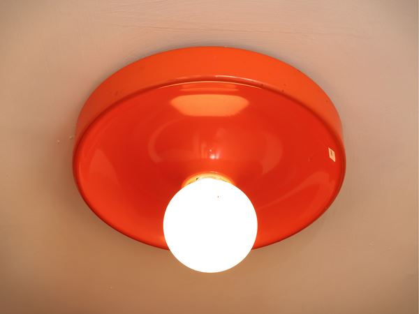 Plafoniera circolare in metallo laccato arancione