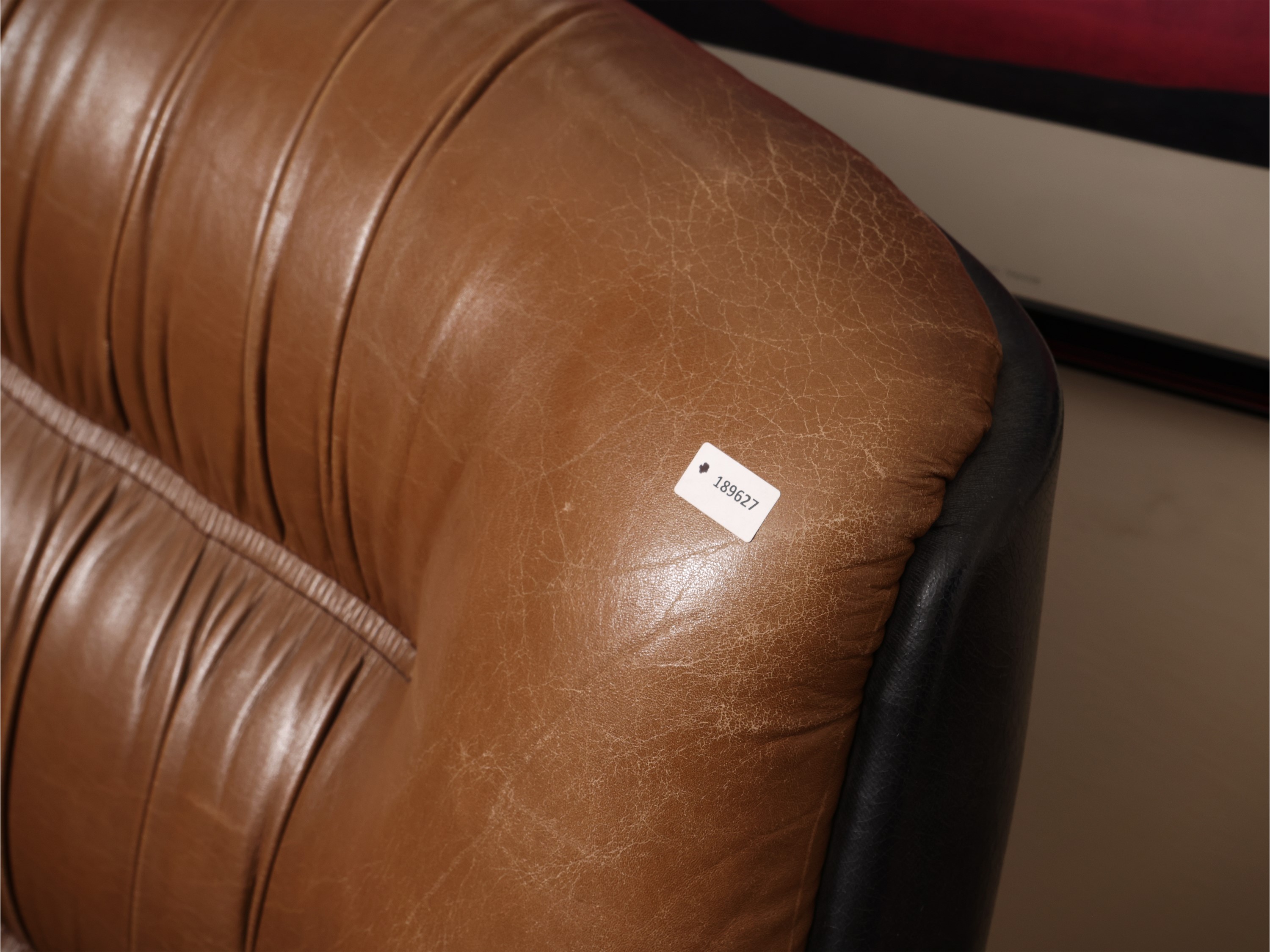 Poltrona da ufficio, rivestimento in pelle color tabacco