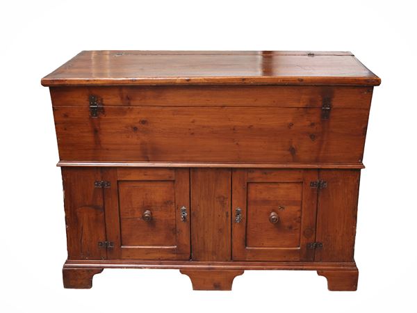 Madia rustica in legno tenero