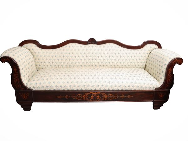 Sofa veneered in mahogany and other essences