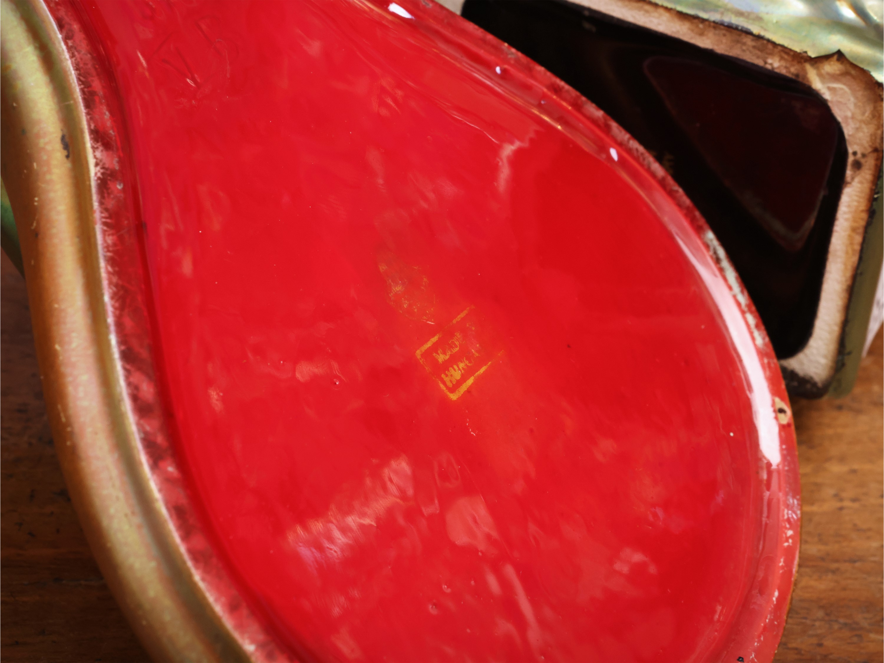 Zsolnay Pecs, Due ceramiche a lustro