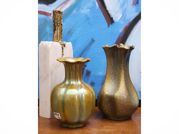 Due piccoli vasi in ceramica a lustro, Zsolnay Pecs