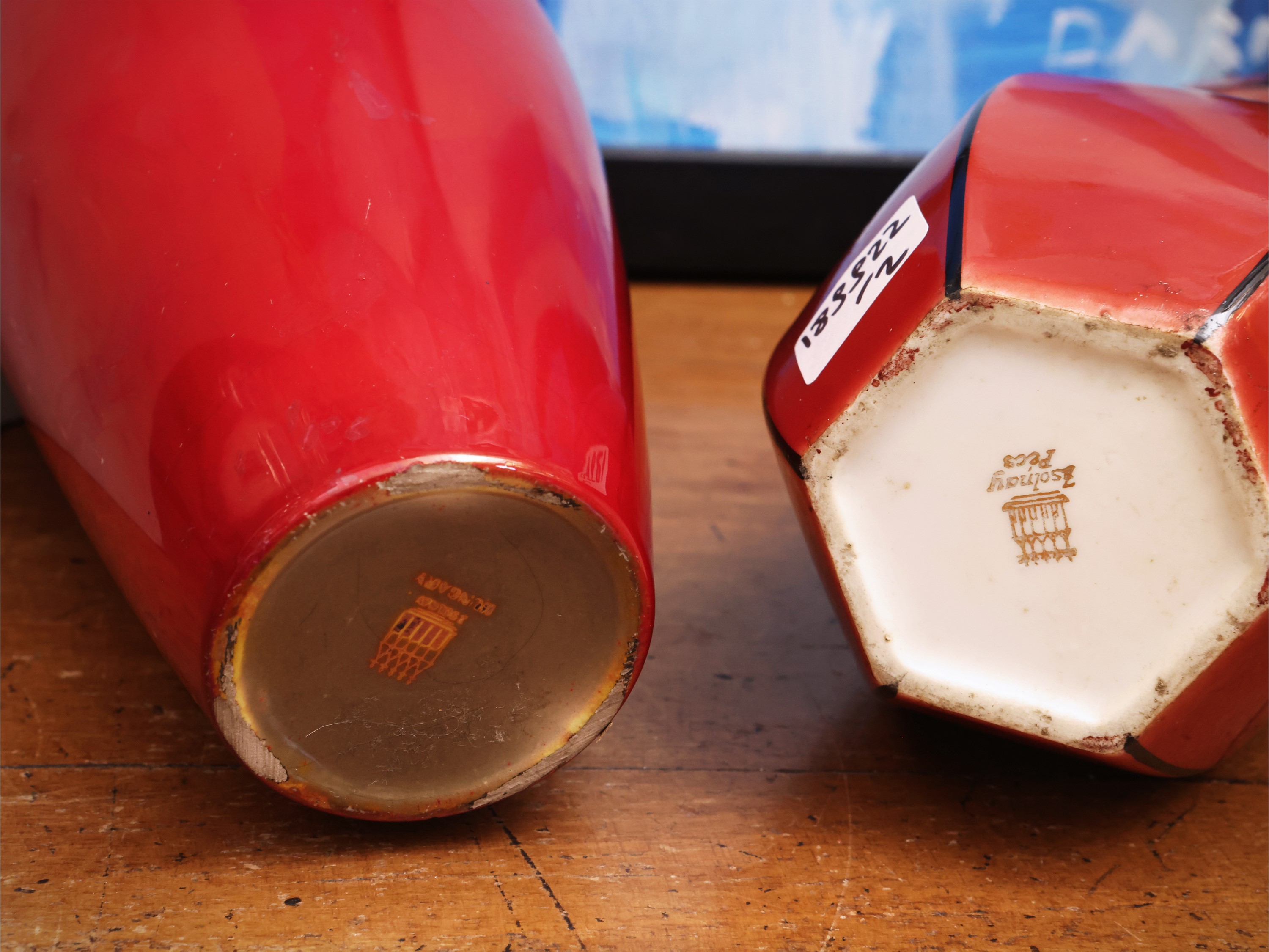 Zsolnay Pécs, Due piccoli vasi in ceramica rossa (Ungheria)