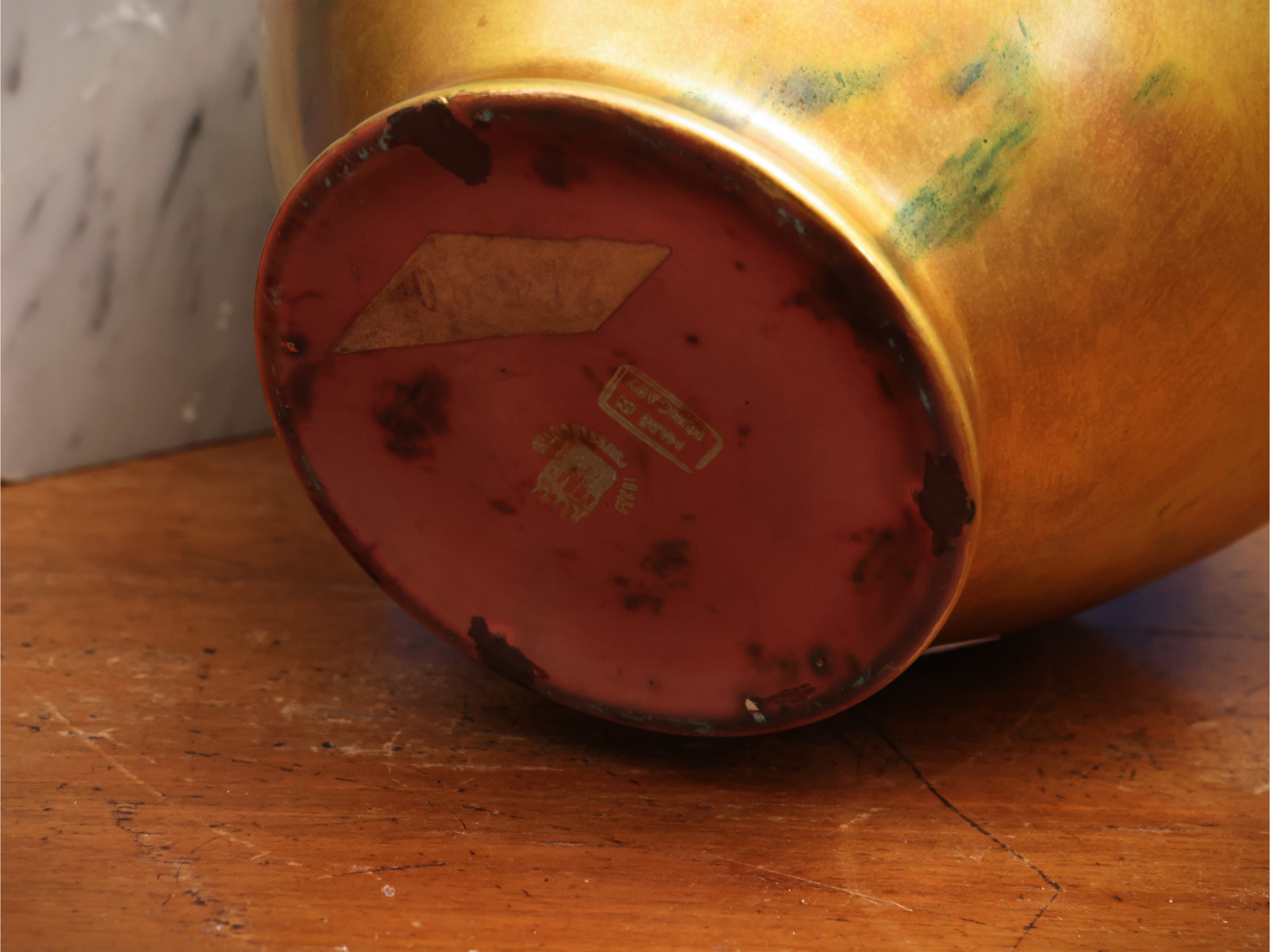 Zsolnay Pécs, Vaso in ceramica a lustro