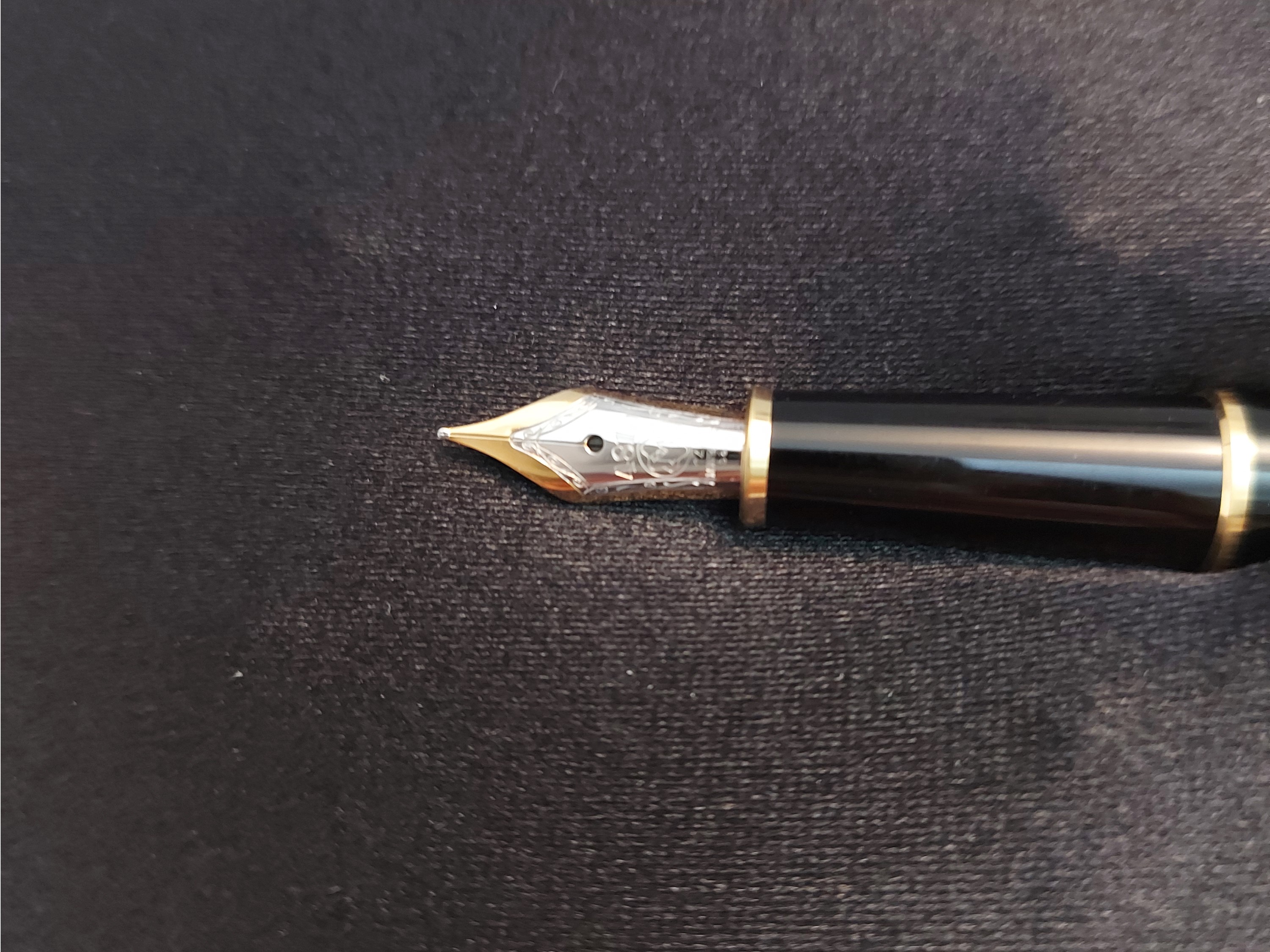 Montblanc, Penna stilografica Meisterstück 4810 Gold Classique