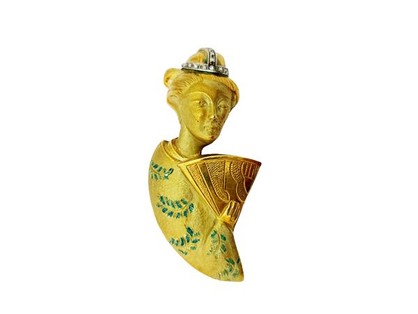 Spilla in forma di figura femminile orientale