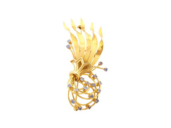Spilla in oro giallo 18Kt e piccoli zaffiri  (Anni '80)  - Asta Gioielli e Orologi - Maison Bibelot - Casa d'Aste Firenze - Milano