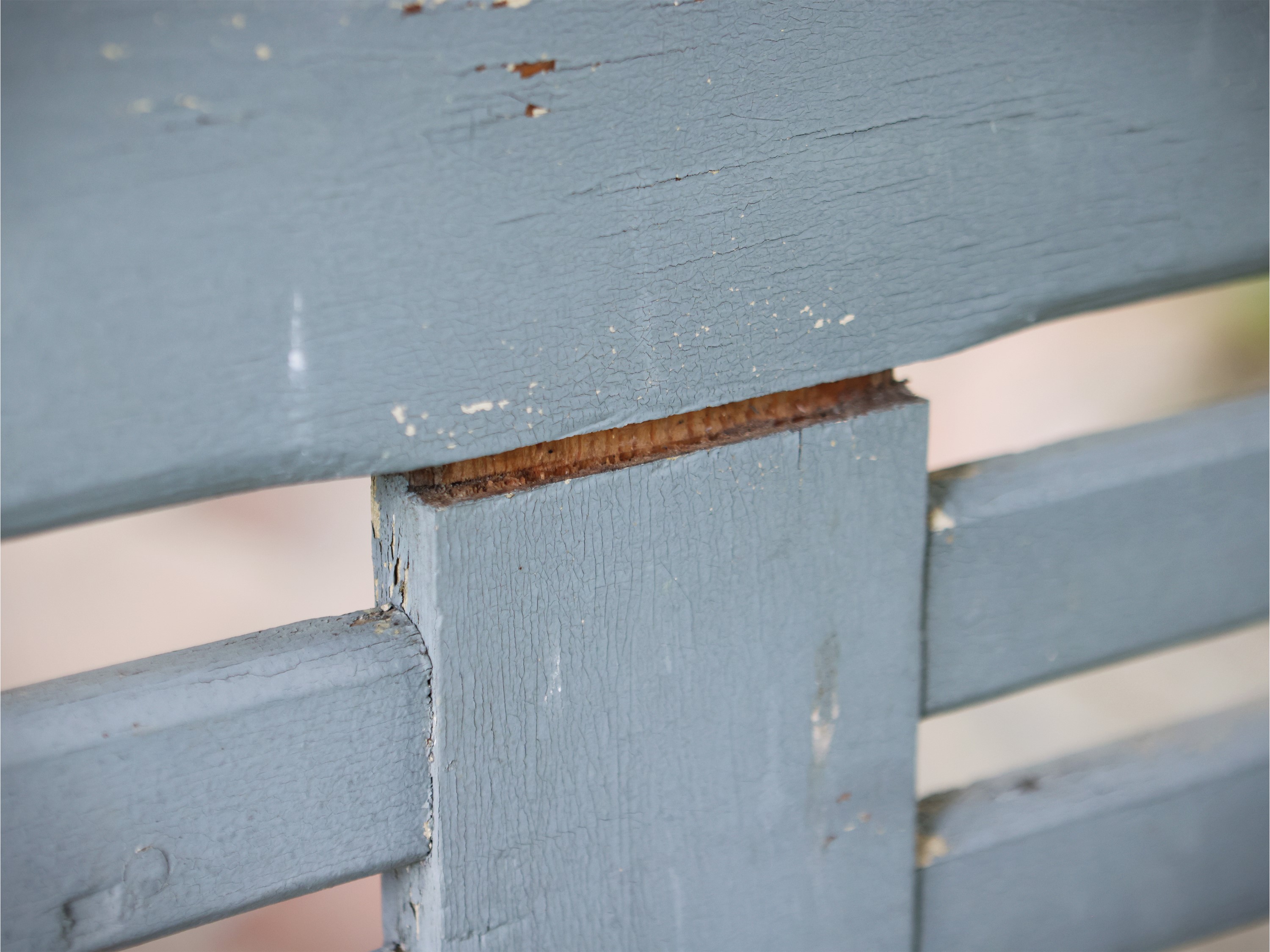 Lit de jour, legno laccato grigio