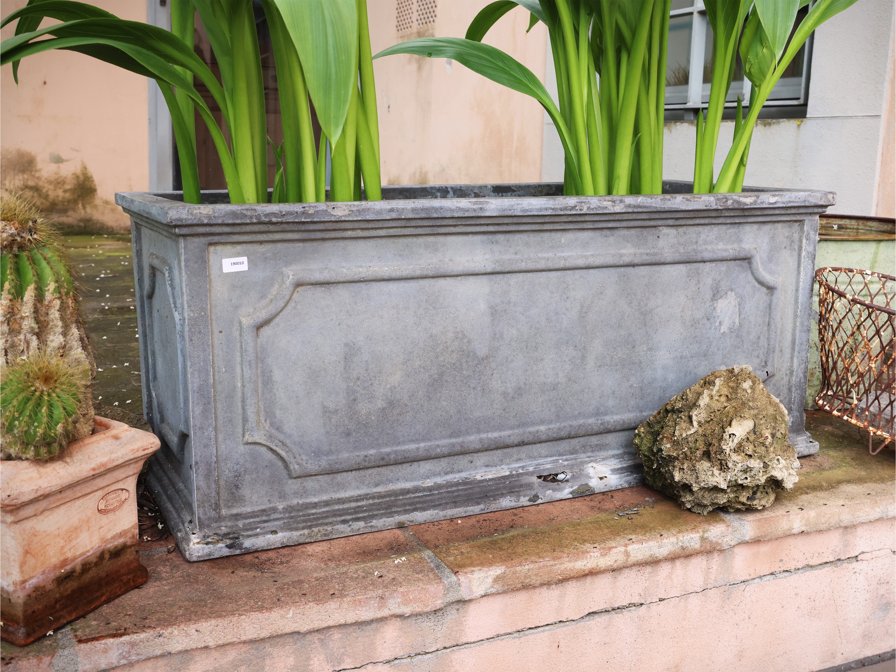 Lotto di vasi da giardino, terracotta, resina e metallo