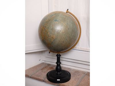 Mappamondo da tavolo, base in legno ebanizzato e dettagli in ottone, fine XIX/inizio XX secolo