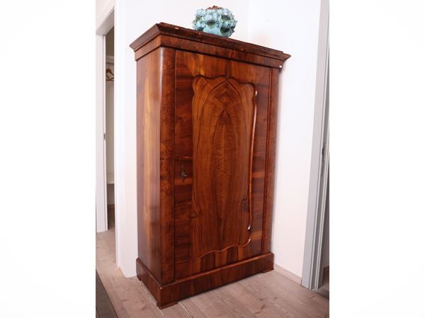 Wardrobe in briarwood and mahogany veneer