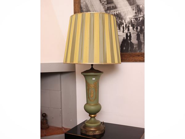 Grande lume da tavolo in vetro opalino verde