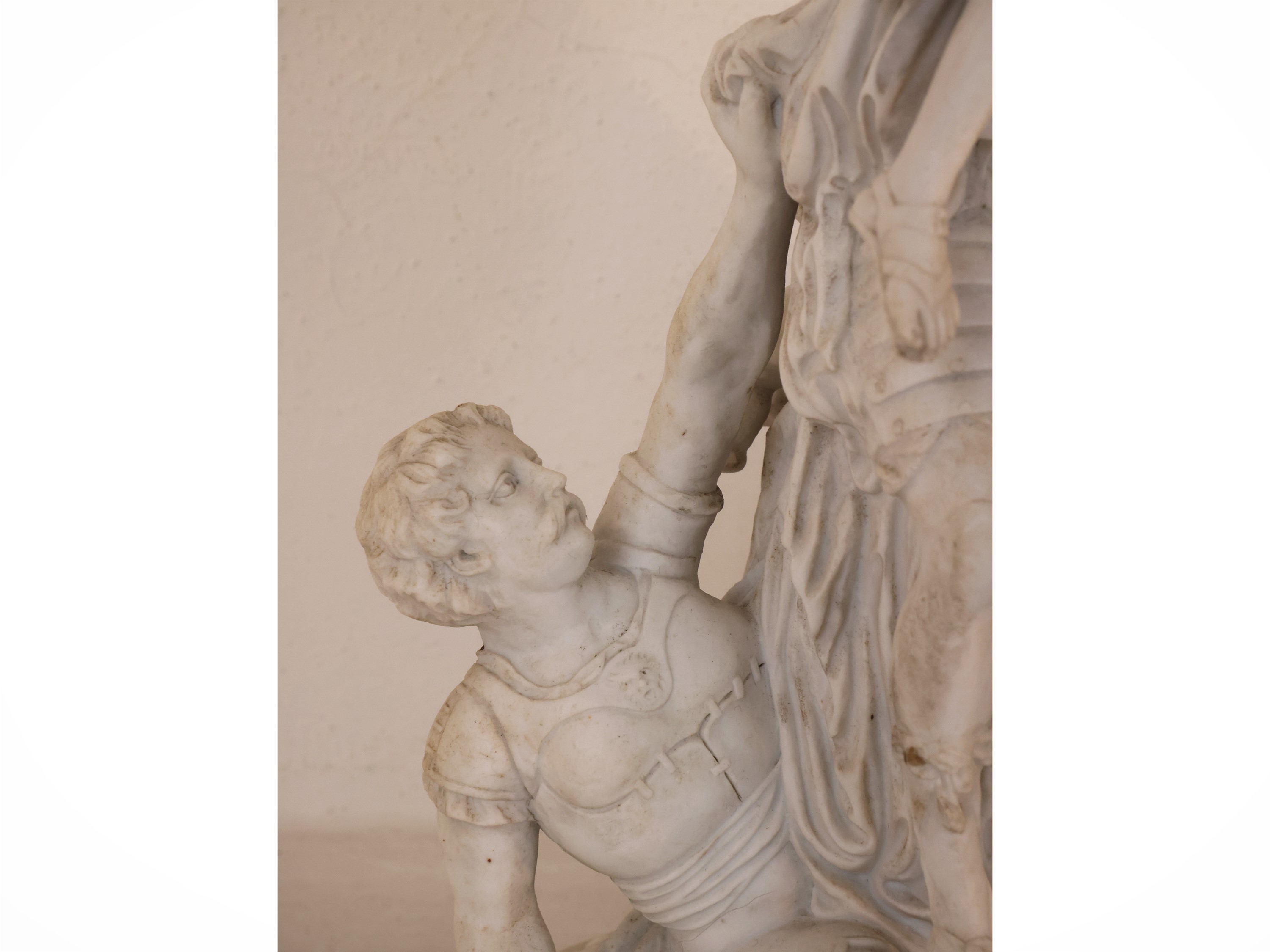 Gruppi decorativi, due soggetti in biscuit e porcellana, fine XIX–inizio XX secolo