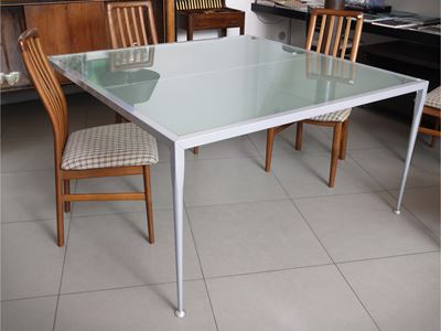 Tavolo da Pranzo in Vetro Satinato e Metallo