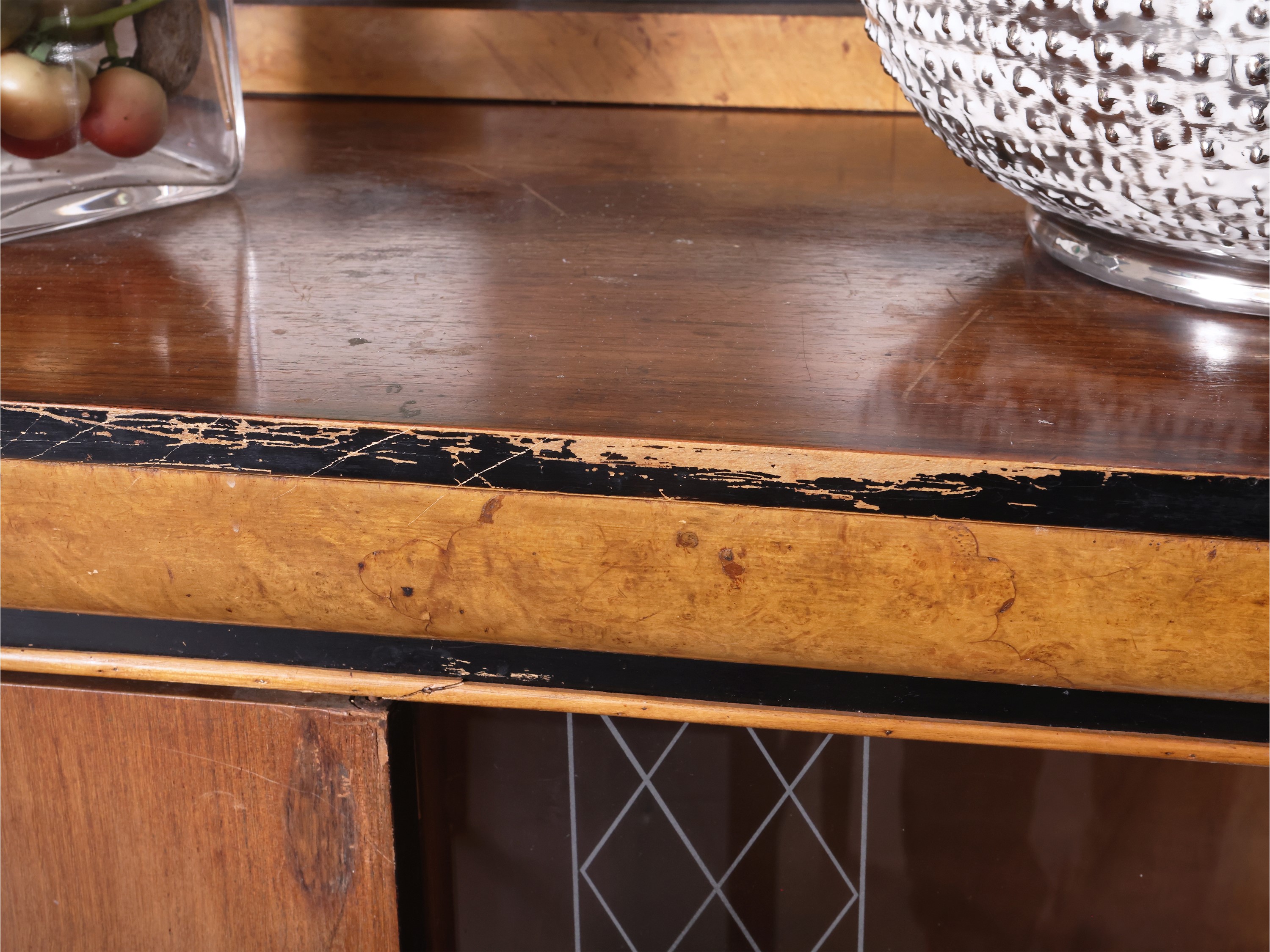 Credenza di Gusto Art Decò in Radica e Rovere