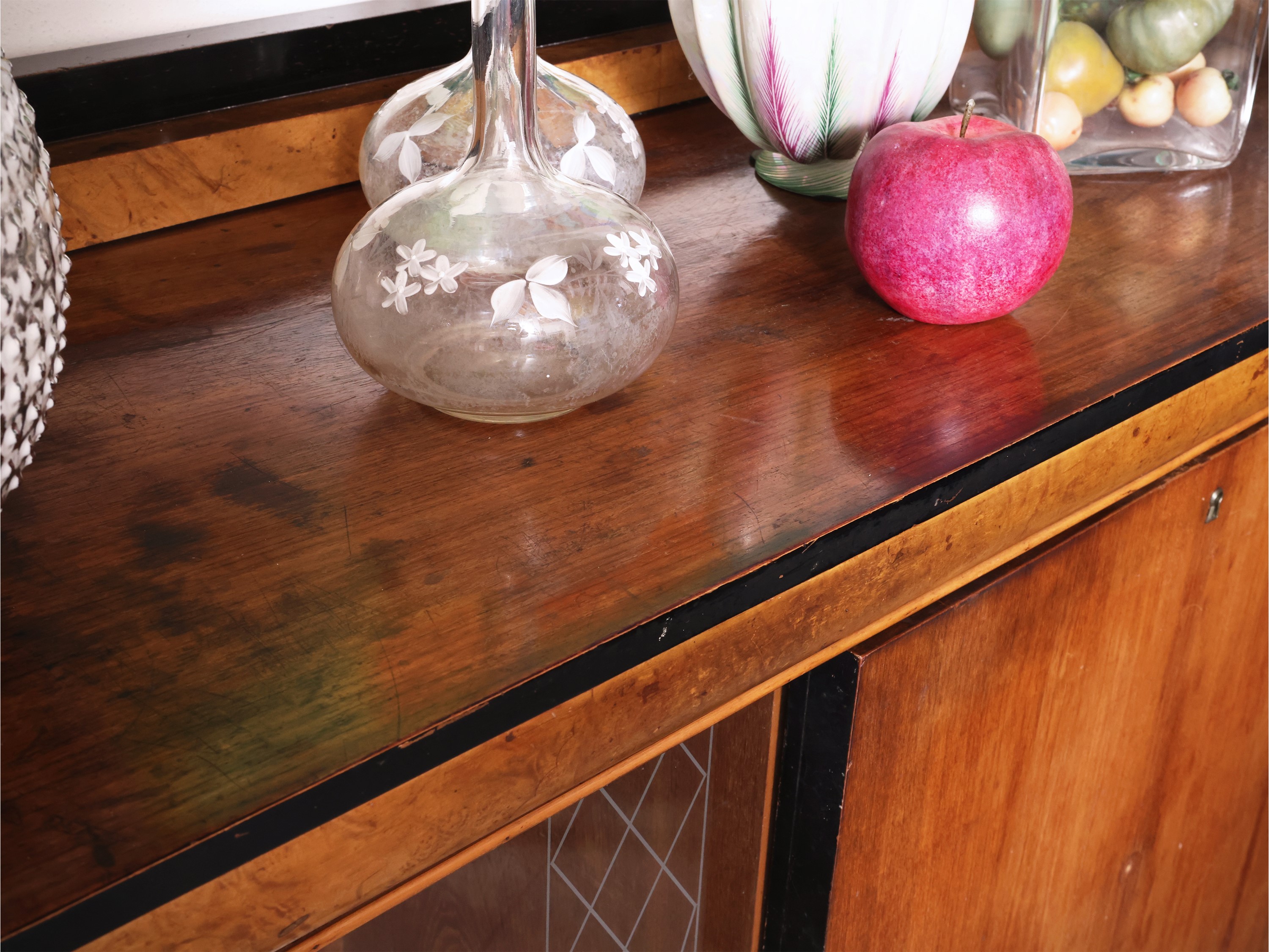 Credenza di Gusto Art Decò in Radica e Rovere