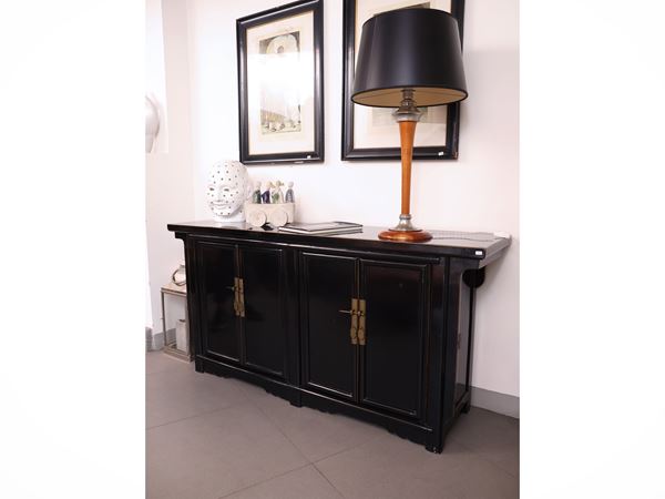 Credenza in lacca nera