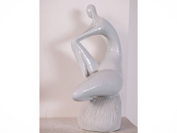 Scultura in ceramica bianca