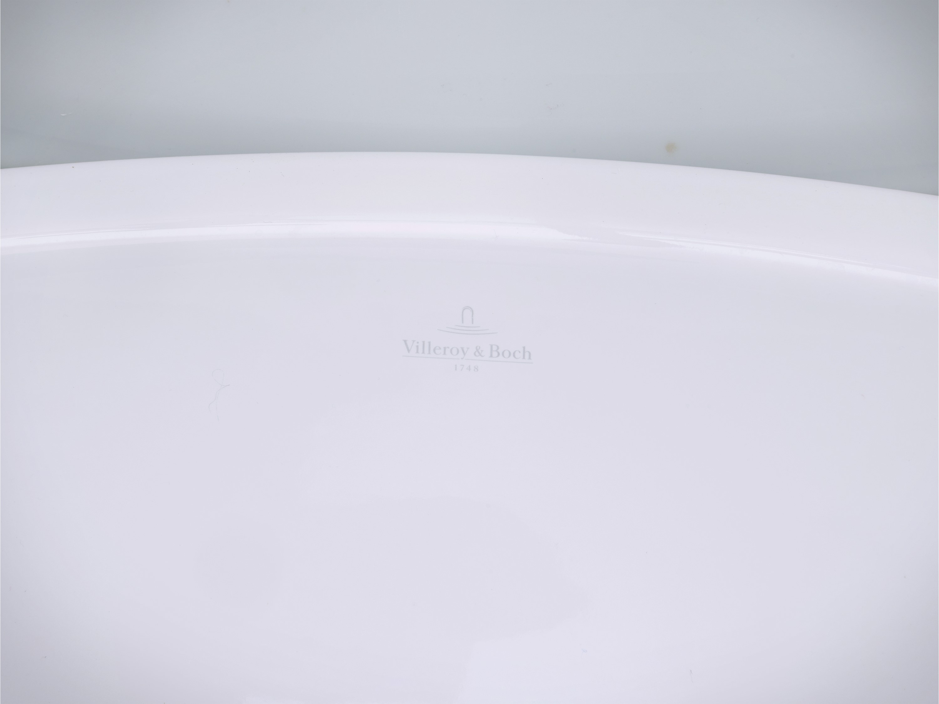 Set per sala da bagno, mobile lavabo in legno decapato grigio chiaro con piano in marmo e specchi...