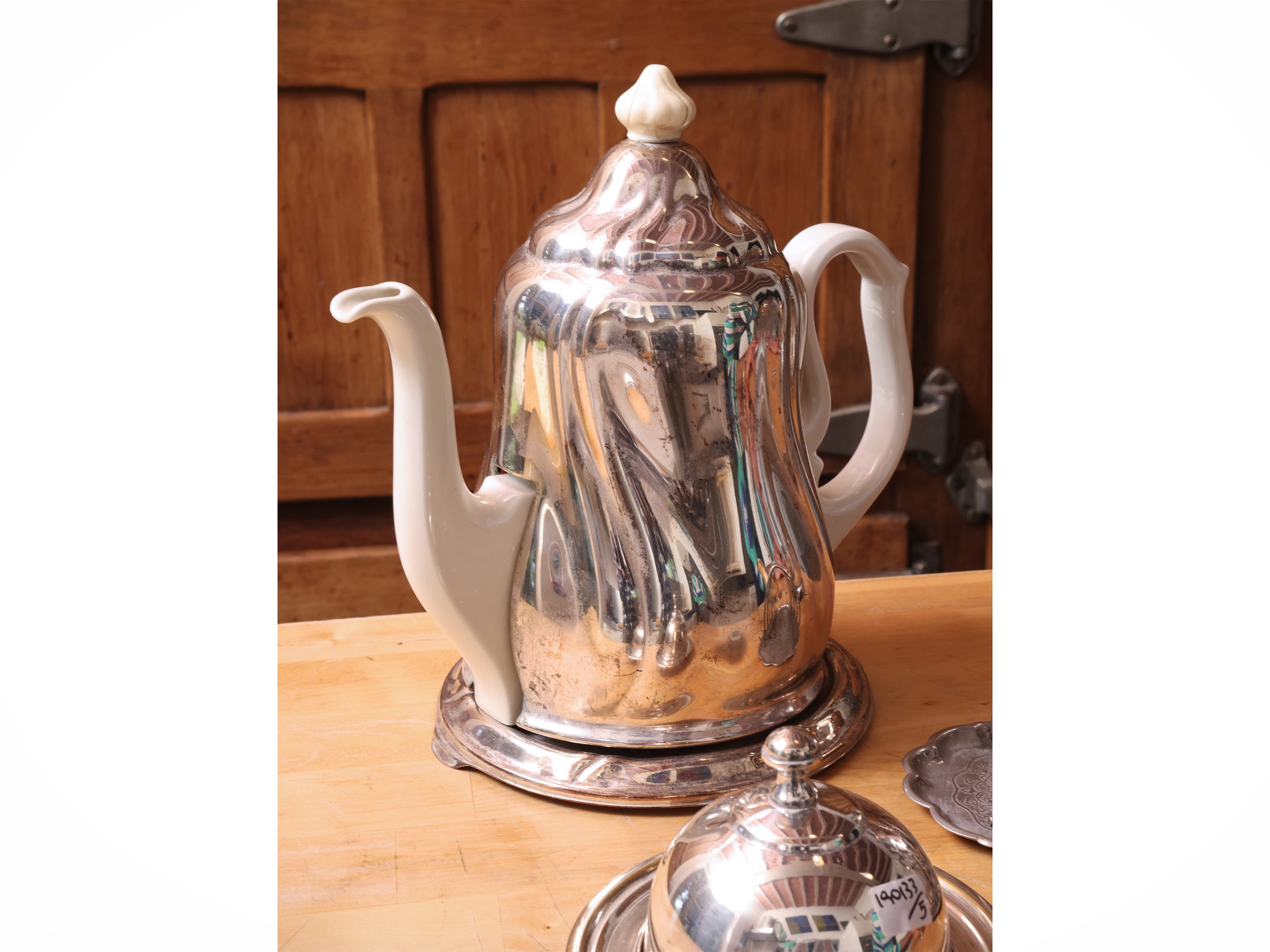 Set da brunch, metallo argentato, con accessori per servizio (burriera, portatoast, salsiera e ca...