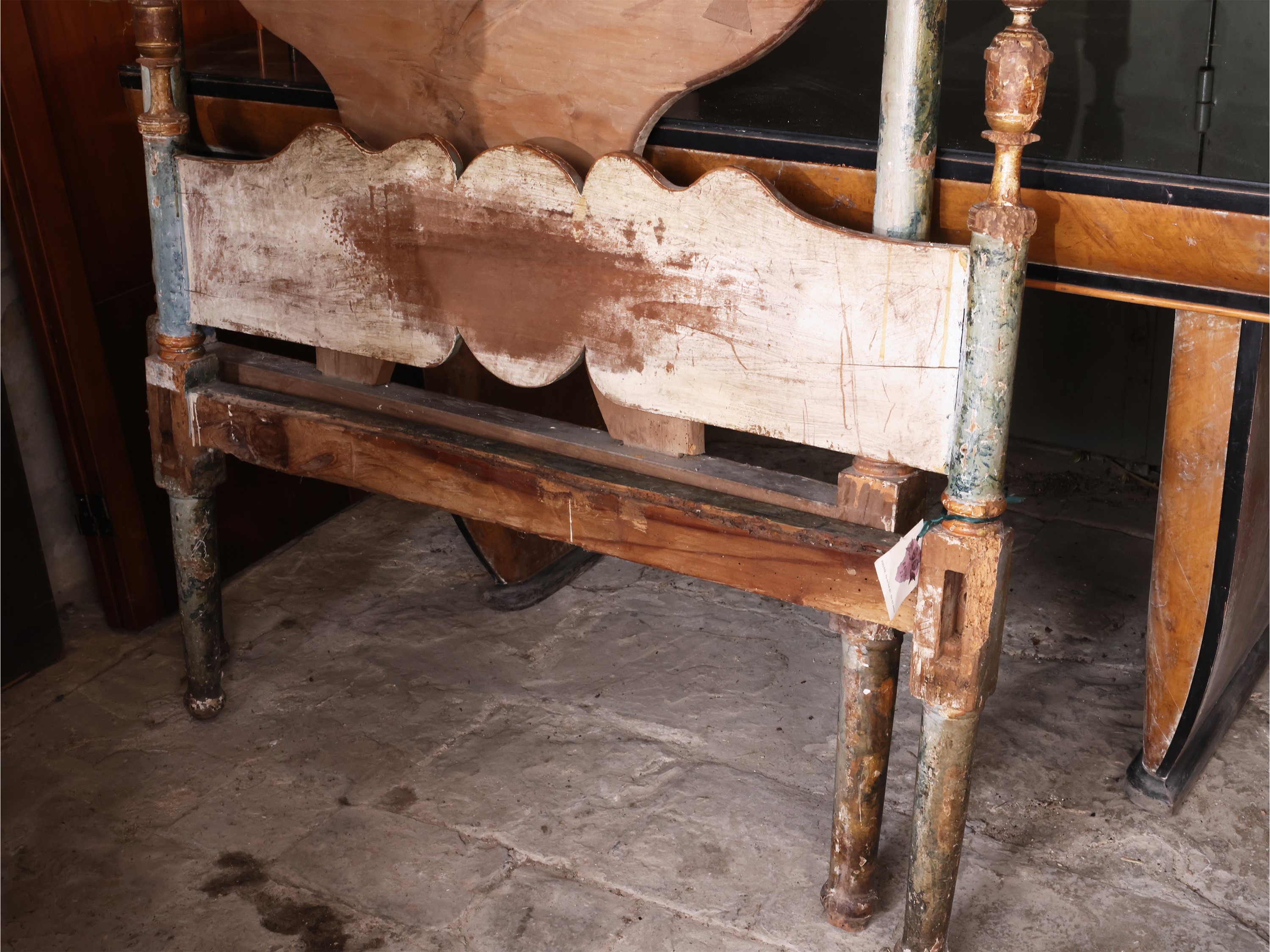 Letto Matrimoniale in Legno Laccato