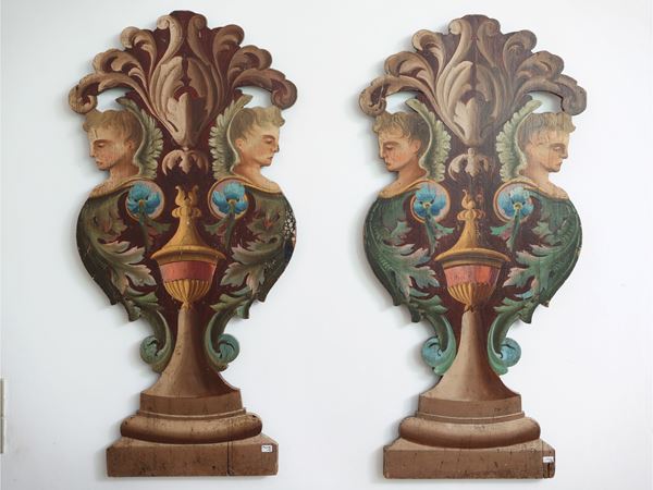 Pair of palmetto holder friezes in lacquered wood